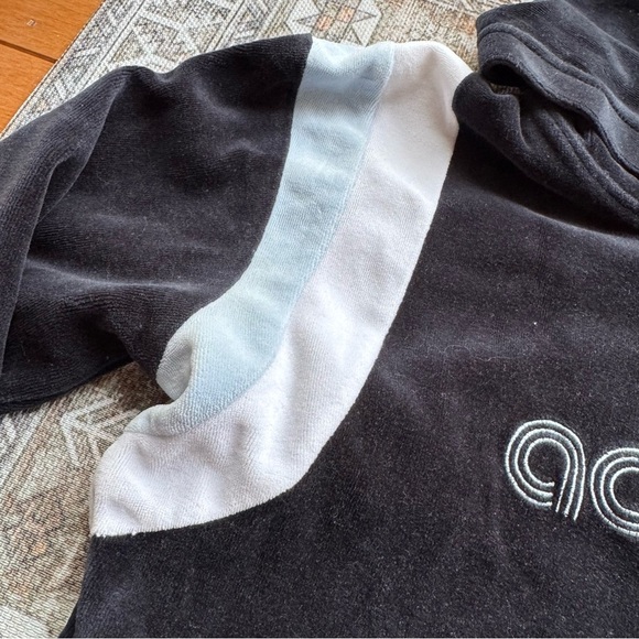 Vintage 2003 Children's Adidas Black and White Track Jacket with Stand-Up Collar - Picture 3 of 8